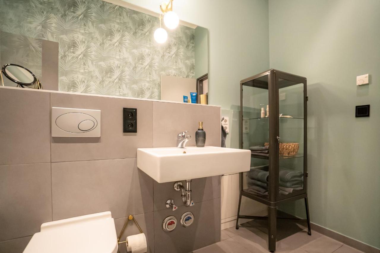Designer Loft-Ferienwohnung Im Zentrum Mit Tiefgaragen-Parkplatz, Waschmaschine Und Privatterrasse Лейпциг Экстерьер фото