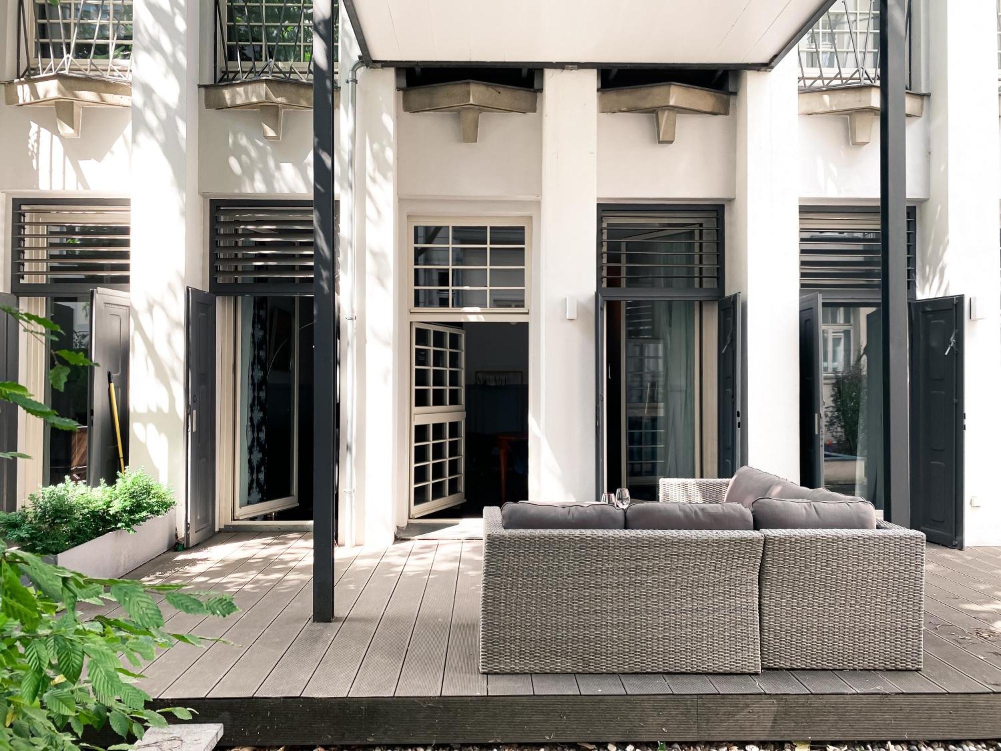Designer Loft-Ferienwohnung Im Zentrum Mit Tiefgaragen-Parkplatz, Waschmaschine Und Privatterrasse Лейпциг Экстерьер фото